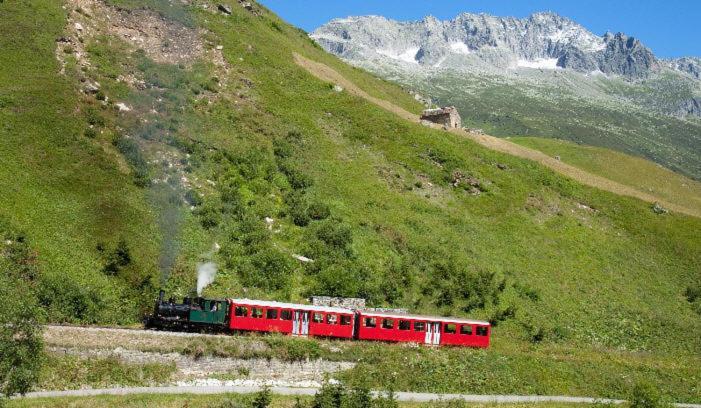 Hotel Des Alpes Realp Екстер'єр фото